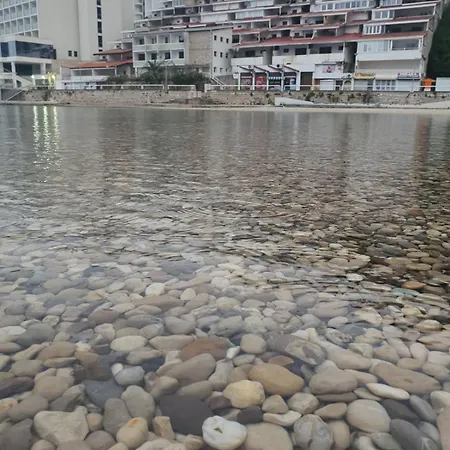 Lookman * Neum